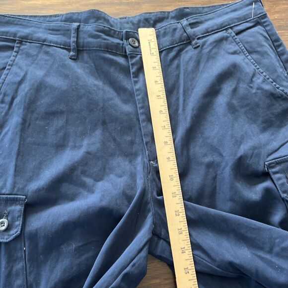 St.John's Bay Men's Size 40 Comfort Cargo Pockets Shorts Blue NWOT - Picture 7 of 8